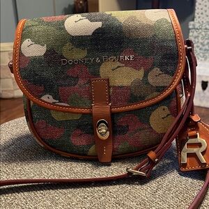 Dooney & Bourke Duck Dynasty Robertson
Limited Edition Camouflage Bag